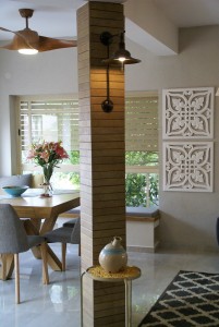 עמוד מחופה גרניט פורצלן דמוי עץ