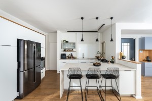 מטבח פורמייקה ננו פרקטית, מטבח גרניט פורצלן ותאורה מושלמת